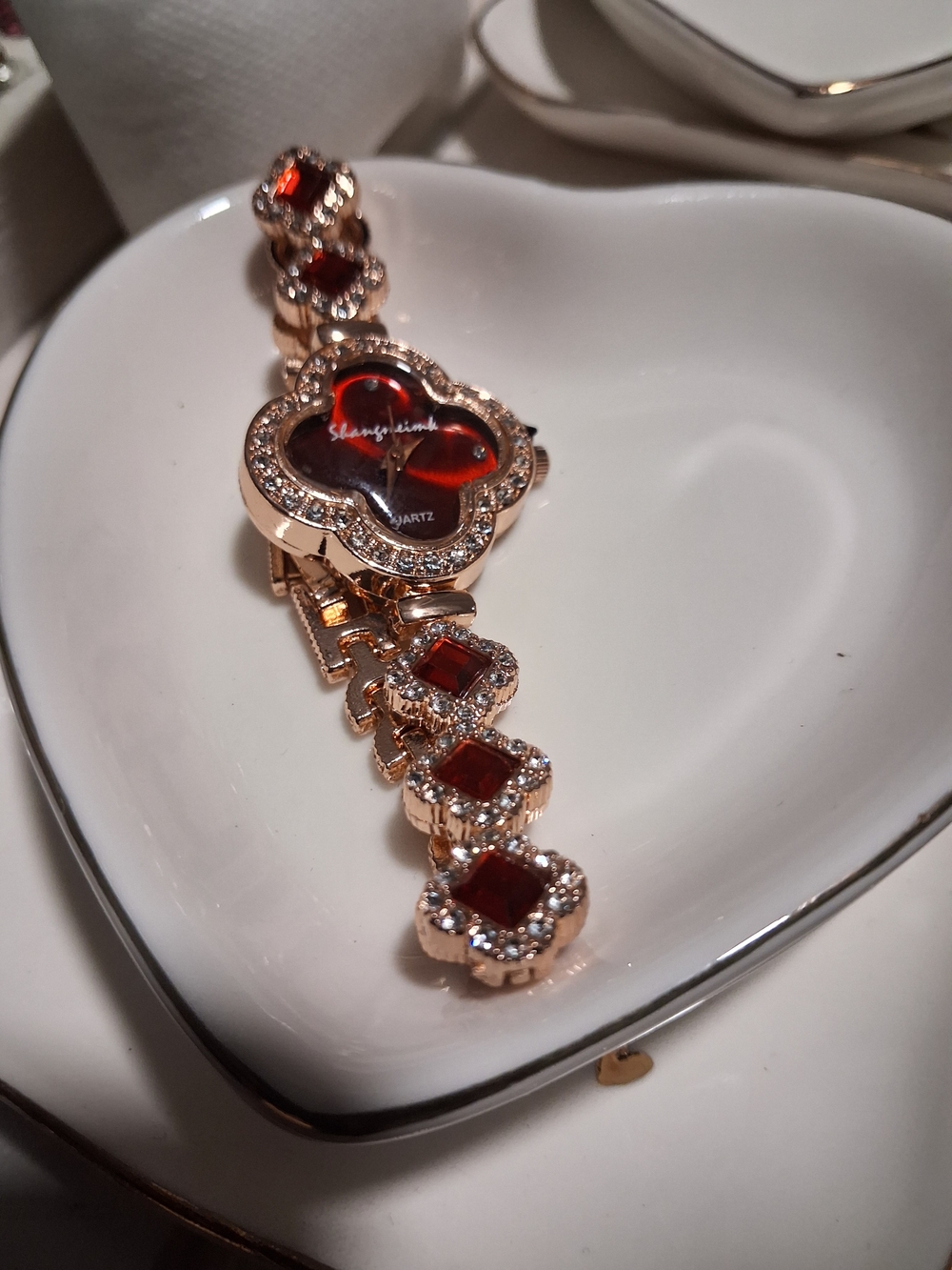 Shengke Red Crystal Accent Women's Quartz Watch - Picture 4 of 4